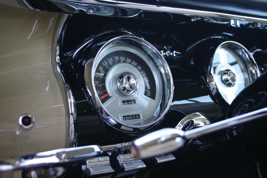 Панель приборов Chrysler C-300 1955 года  (фото 18 из 98)